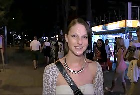 三人で犯された二人の潮吹きの十代