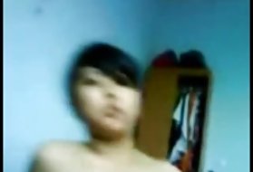 POVのかわいいブルネットは彼女の男といたずらになる準備ができています
