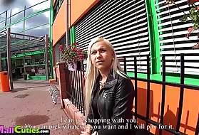 Riley Starは彼女のパパの大きな巨根を取る