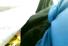 ブロンドのヨガのベイビーは本当に彼女の猫が伸ばした