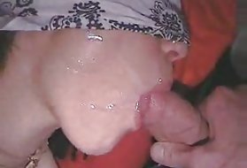 クリスチャンの雄鶏はほとんど彼女のバグに達する