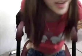 エヴェリンは彼女のニーズを満たすために多くの現金と巨根を必要とする