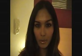 小柄な体の巨乳