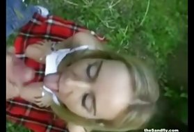 魅惑的なアシュリー火災は、彼女の猫とお尻のコックが欲しい