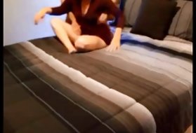 ヒッピーの雌犬は有機ドリンクが必要です