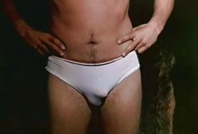 セクシーなラティーナはエロチックなマッサージを取得